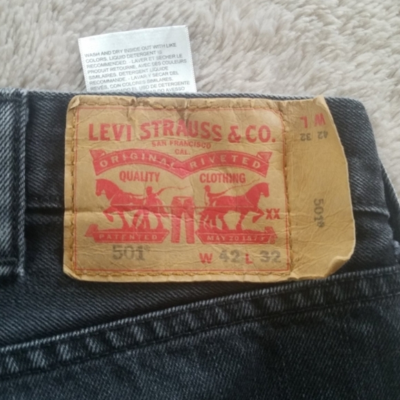 LEVI'S 501 BUTTON FLY STRAIGHT LEG BLACK EUC - Picture 6 of 8